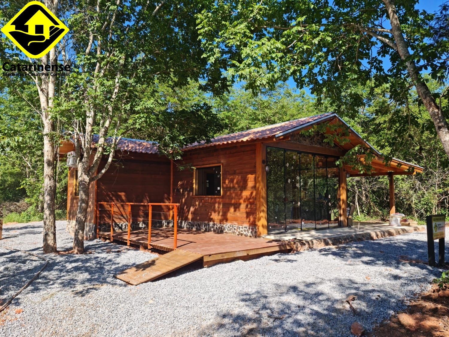 Casa em madeira construída pela Catarinense